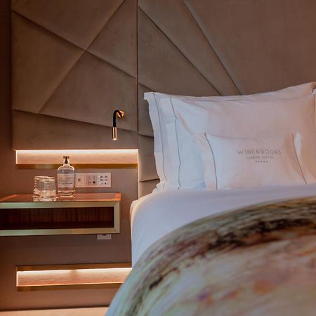 Wine & Books Lisboa Hotel Екстериор снимка A bedroom at The Hari