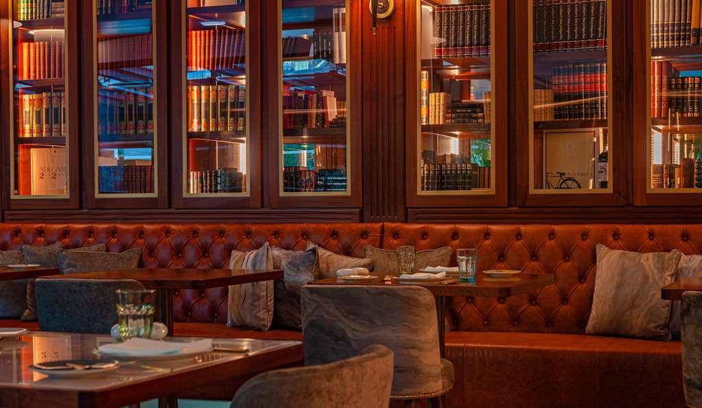 Wine & Books Lisboa Hotel Ресторант снимка Library at The Ivy, St John's Wood