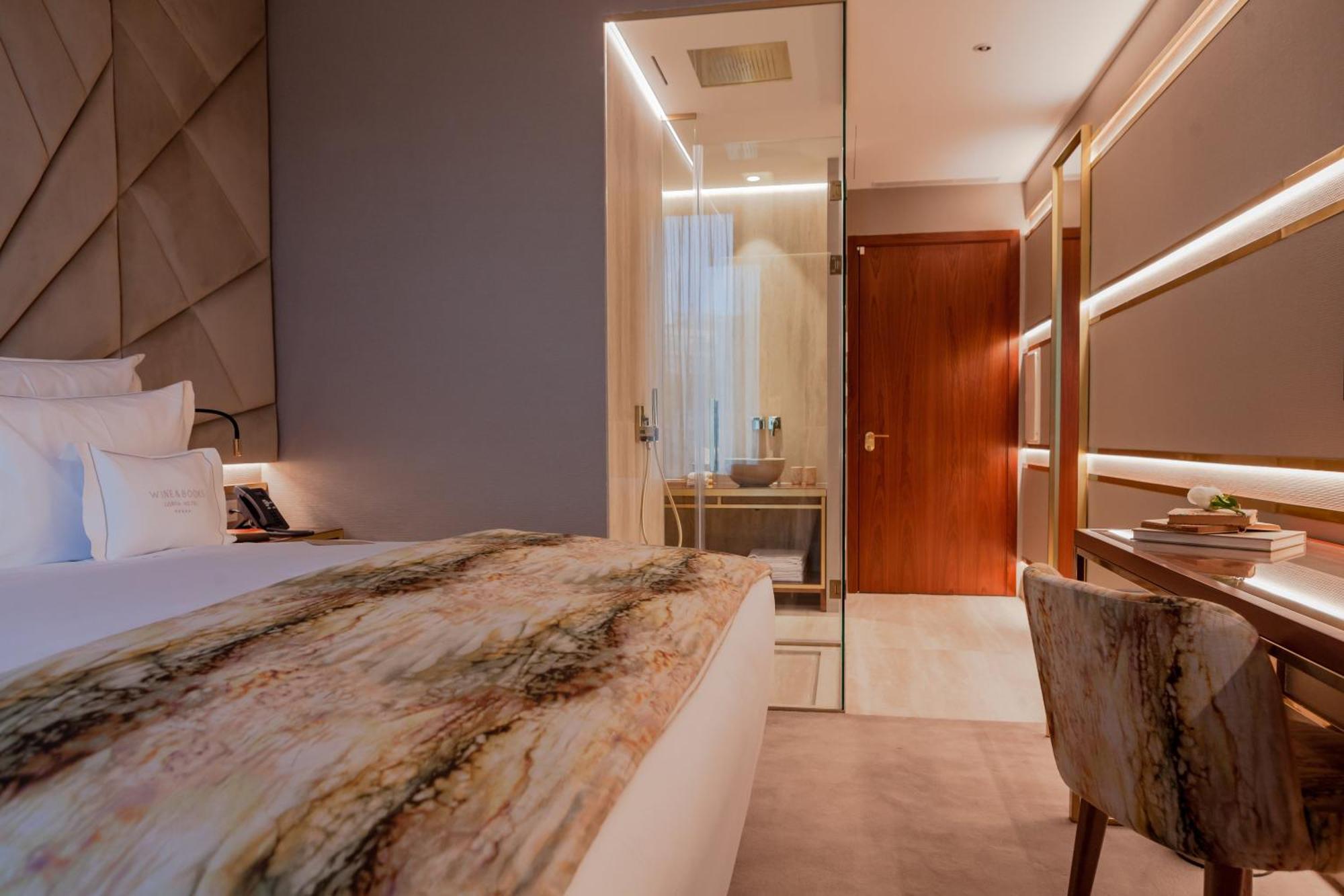 Wine & Books Lisboa Hotel Екстериор снимка A bedroom at the hotel